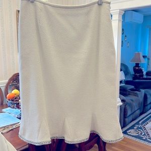 Office suite. I wore it once. Skirt - 25 inc, sleeves -24 inc.